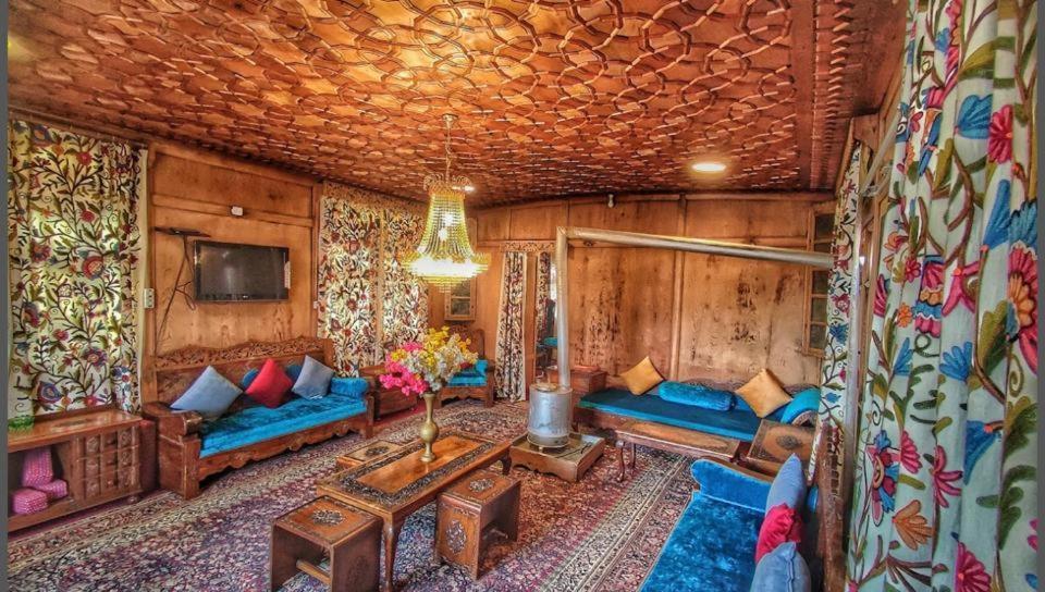 Nazneen Group Of Houseboats Srinagar  Exterior photo