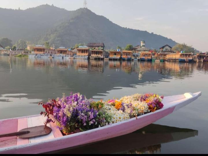 Nazneen Group Of Houseboats Srinagar  Exterior photo