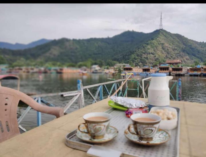 Nazneen Group Of Houseboats Srinagar  Exterior photo
