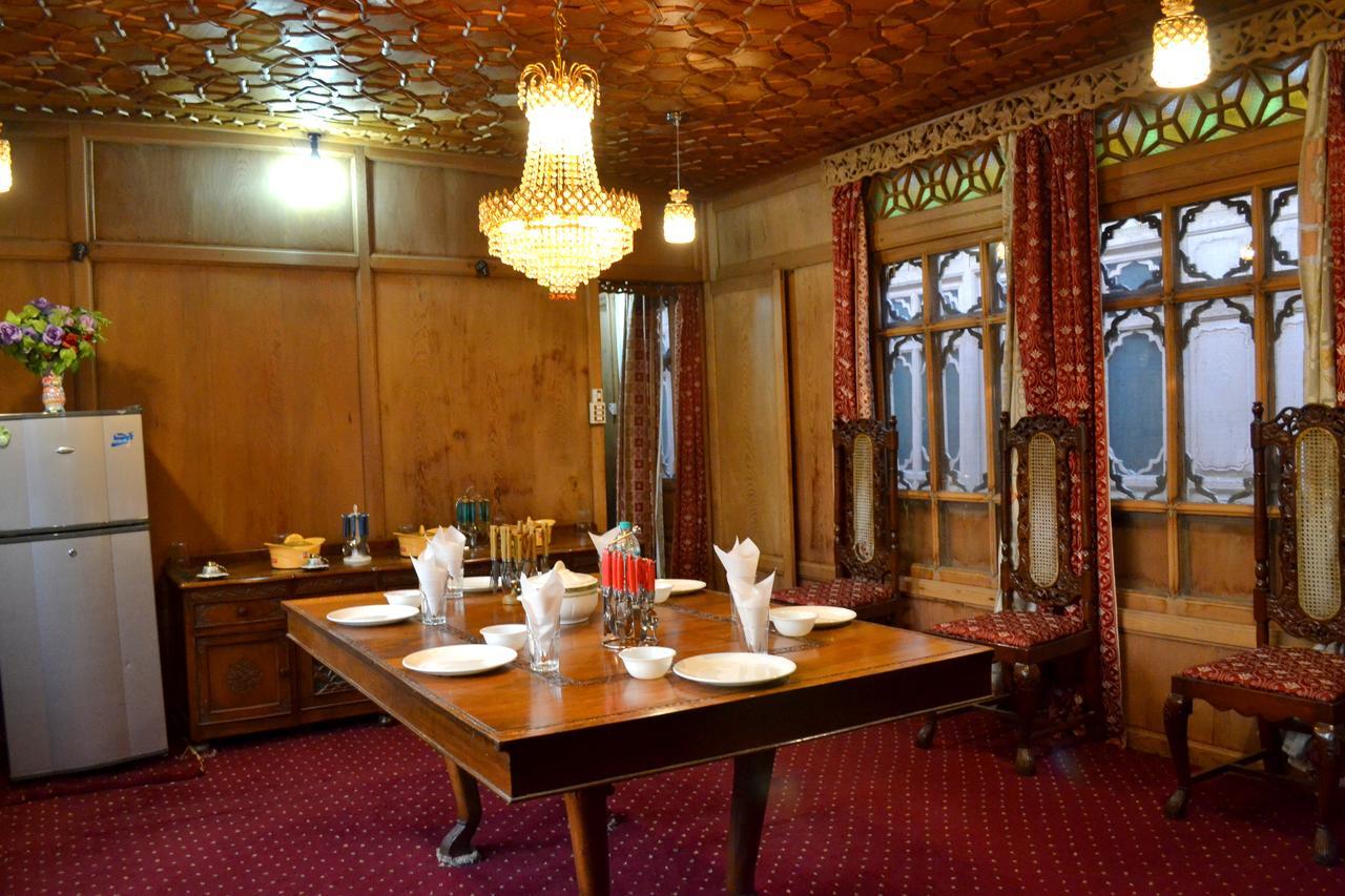 Nazneen Group Of Houseboats Srinagar  Exterior photo